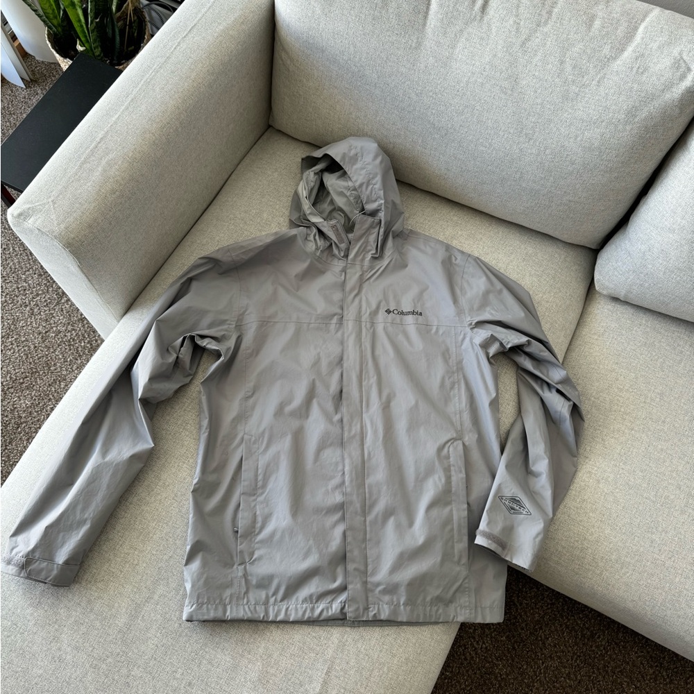 Men’s Columbia Rain Jacket - Medium